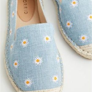 Daisy Canvas Espadrille Flats - Size 11WW